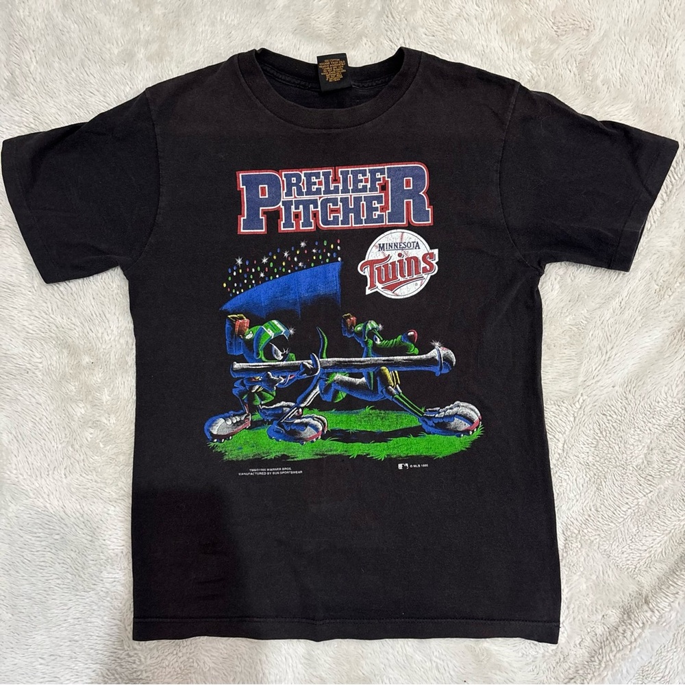 Vintage 1995 twins baseball looney tunes mlb tee